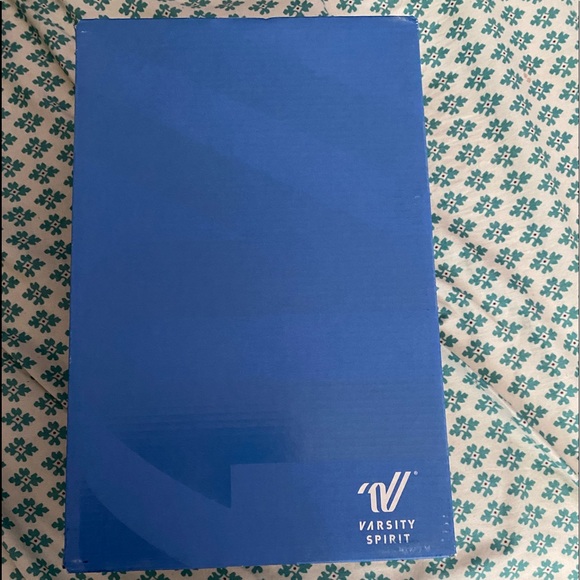 Varsity Spirit cheer shoes - Picture 2 of 4